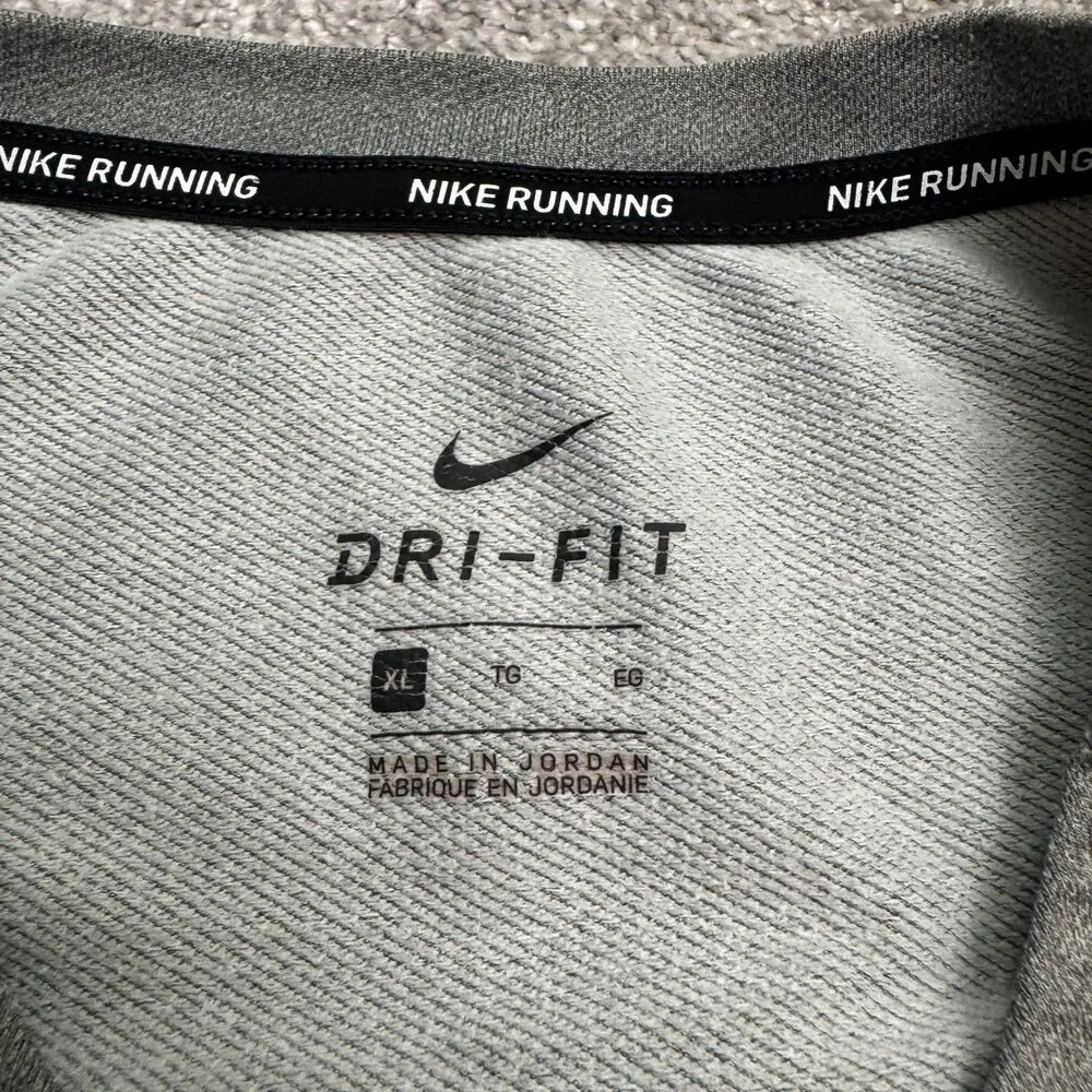 Nike Dri-Fit Running Long Sleeve Activewear T-Shirt Mens XL Gray Reflective Tee
